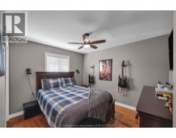 132 Sherwood COURT - 27