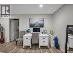 132 Sherwood COURT - 31