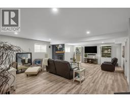 132 Sherwood COURT - 32