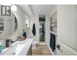 132 Sherwood COURT - 36