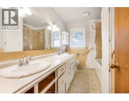 120 Churchill STREET - 12