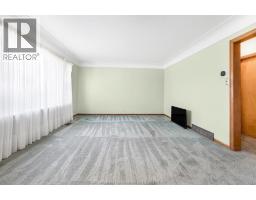 120 Churchill STREET - 2