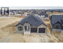 64 BLOOMINGTON WAY - 46