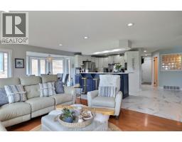 932 GRAND AVENUE West - 13