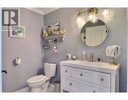 932 GRAND AVENUE West - 29