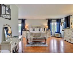 932 GRAND AVENUE West - 35