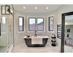 932 GRAND AVENUE West - 37