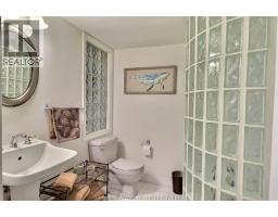 932 GRAND AVENUE West - 48