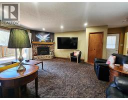 175 Wellington STREET - 10