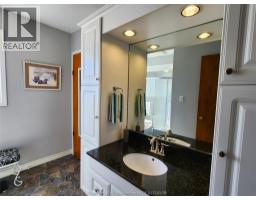 175 Wellington STREET - 17