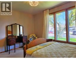 175 Wellington STREET - 21