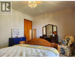 175 Wellington STREET - 22