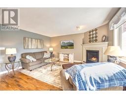2 Picadilly COURT - 12