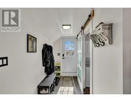 176 SELKIRK STREET - 8
