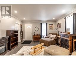 4 OAK STREET - 19