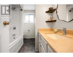 12 Goldpark ROAD - 14