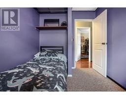 12 Goldpark ROAD - 15