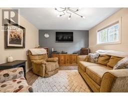 12 Goldpark ROAD - 22
