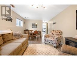 12 Goldpark ROAD - 23
