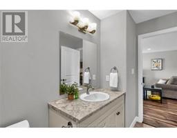 62 MOONSTONE CRESCENT - 25