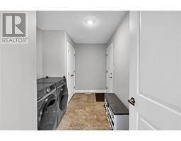 62 MOONSTONE CRESCENT - 27