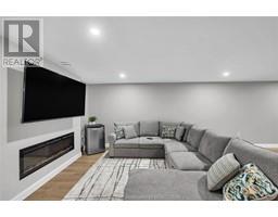 62 MOONSTONE CRESCENT - 29