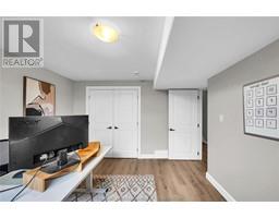 62 MOONSTONE CRESCENT - 35