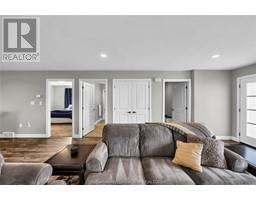 62 MOONSTONE CRESCENT - 8