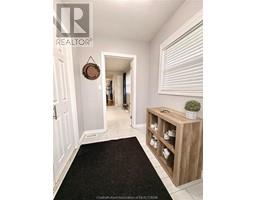 16 Lawrence AVENUE - 10