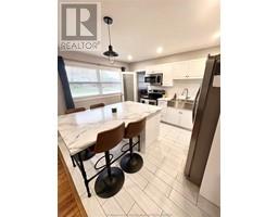 16 Lawrence AVENUE - 14