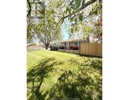 16 Lawrence AVENUE - 2