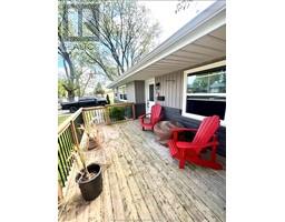 16 Lawrence AVENUE - 7