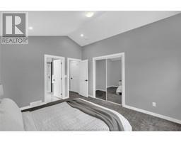 30 MCNAUGHTON AVENUE East - 29