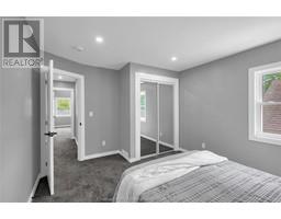 30 MCNAUGHTON AVENUE East - 37