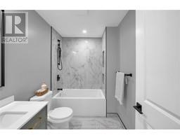 30 MCNAUGHTON AVENUE East - 38