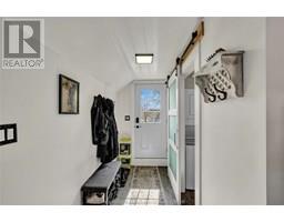 176 SELKIRK STREET - 8