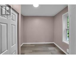 61 Baxter STREET - 18