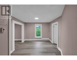 61 Baxter STREET - 24