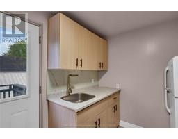 61 Baxter STREET - 5