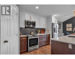 247 HUDSON DRIVE - 9