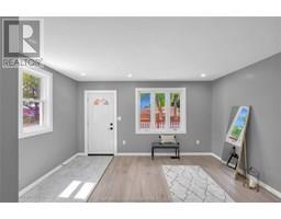 30 MCNAUGHTON AVENUE East - 6