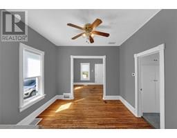 61 Sheldon AVENUE - 8