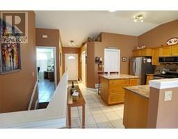 20 McIntosh AVENUE - 16