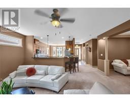 17 COURTYARD WALK - 10