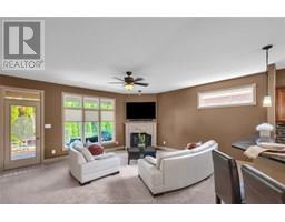 17 COURTYARD WALK - 12