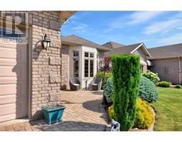 17 COURTYARD WALK - 5