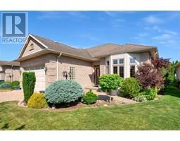 17 COURTYARD WALK - 7