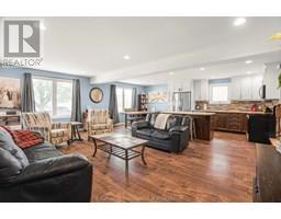 38 Irene CRESCENT - 7