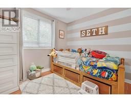 90 VANIER DRIVE - 18