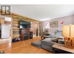 90 VANIER DRIVE - 4